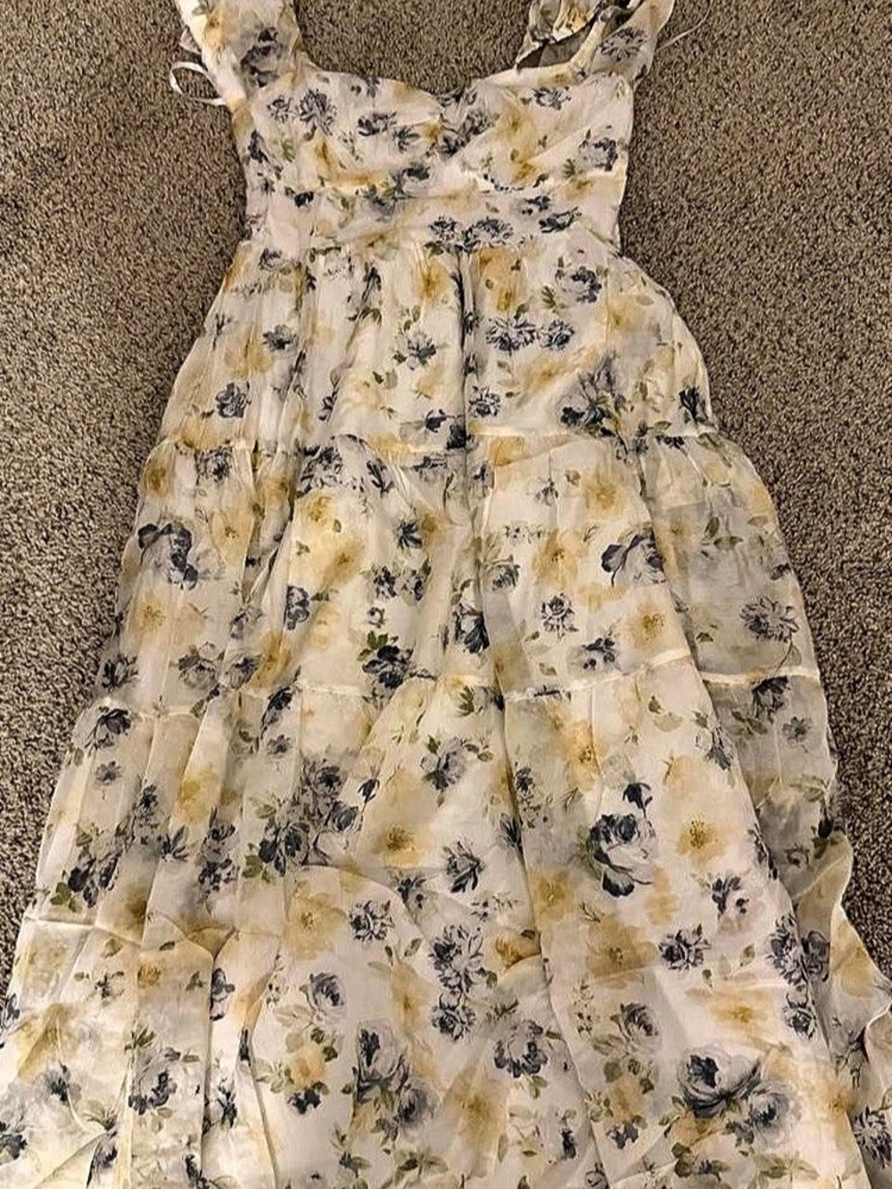 Melloday Floral Maxi Dress in White & Yellow Size Medium